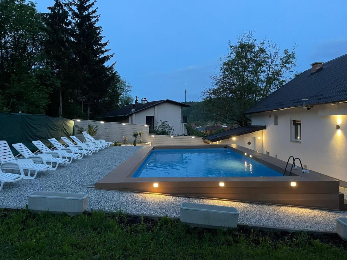 Vila S Bazenom Deluxe - Gti Загреб Екстериор снимка